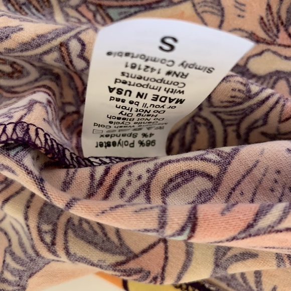 Lularoe Gigi Top NWT Floral summer - Picture 5 of 7